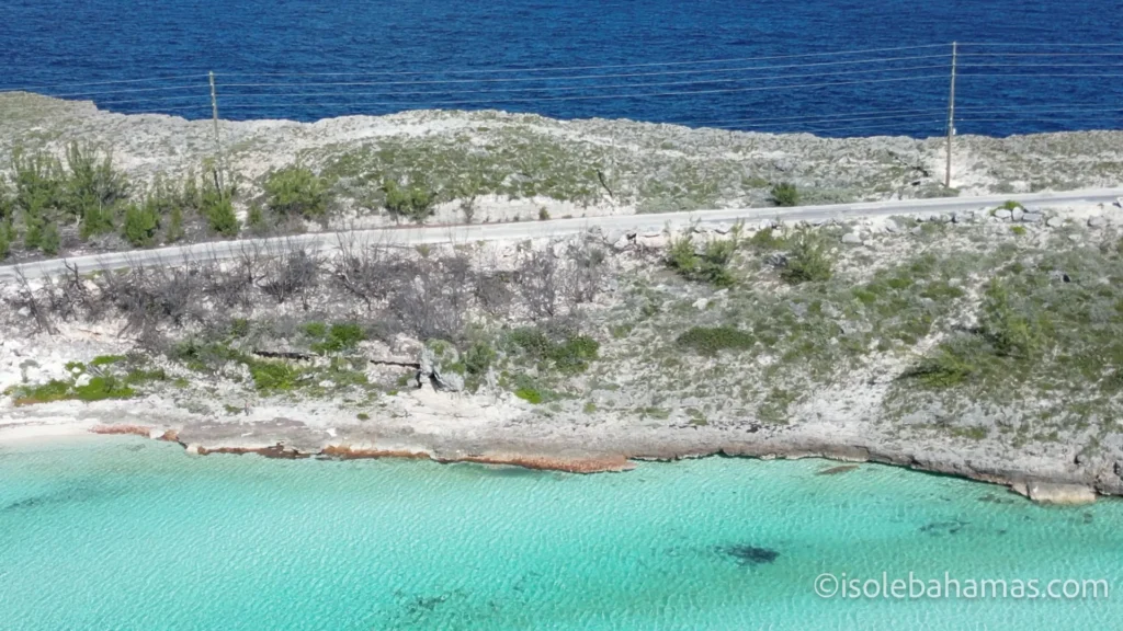 Glass Window Bridge a Eleuthera, la striscia di terra tra l'Atlantico blu scuro e il mare turchese